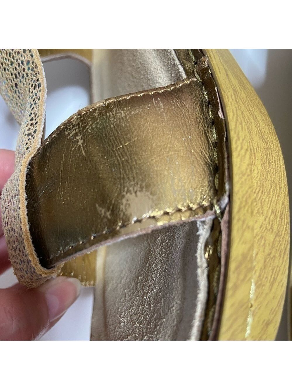 ALEGRIA - By Pg Lite Ken-680 T Strap Comfort Sandals Gold 9 ½ (40) - Picture 2 of 7